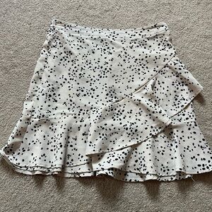 Dillards white & black mini skirt